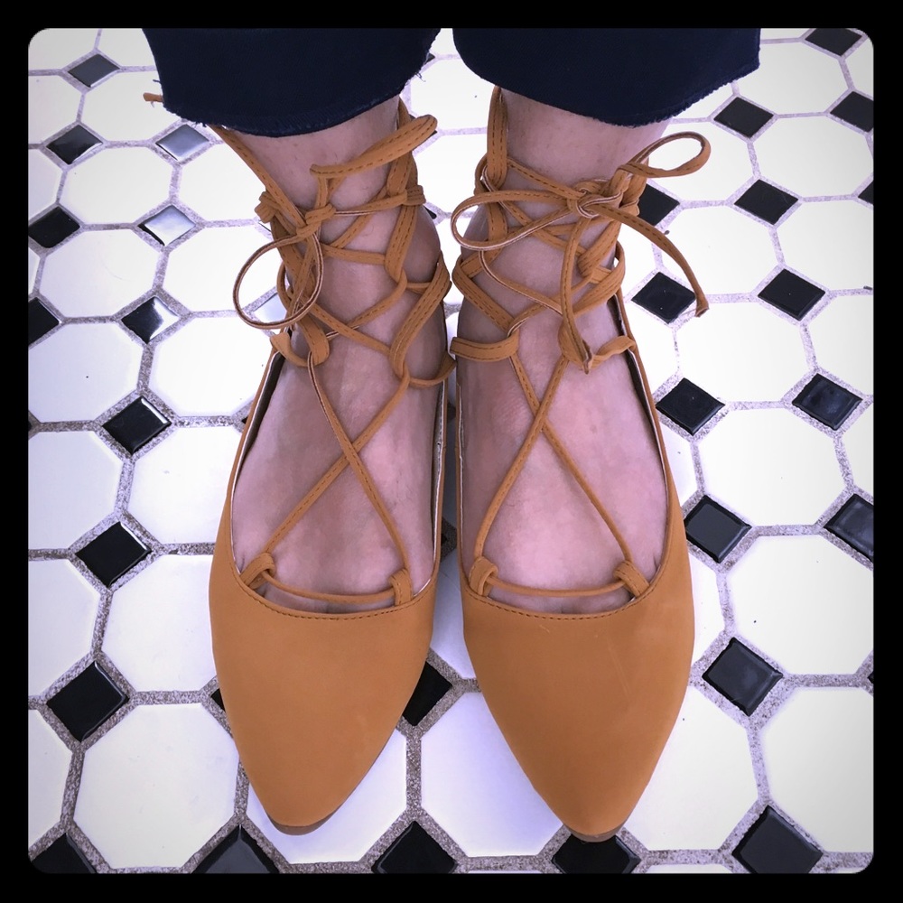 Brand new ballerina style flats.